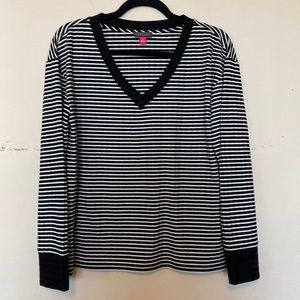 Vince Camuto V-neck Knit Top
